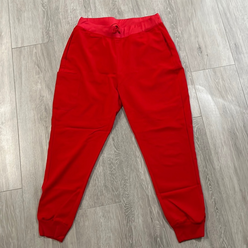 Mandala(similar to figs) women’s high rise jogger scrub pants size large in red